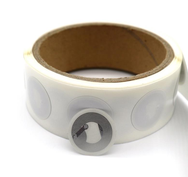 NFC标签NTAG215芯片大容量存储碰碰贴智能营销互动标签定制1